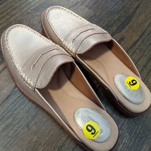 NWOT Never Worn Gold Sperry Mules